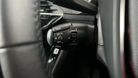 PEUGEOT 2008 1.2 PureTech 130 Allure