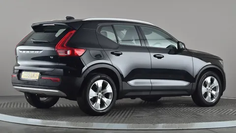 VOLVO XC40 2.0 T4 Momentum Pro Geartronic