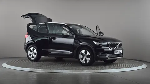 VOLVO XC40 2.0 T4 Momentum Pro Geartronic