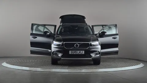 VOLVO XC40 2.0 T4 Momentum Pro Geartronic