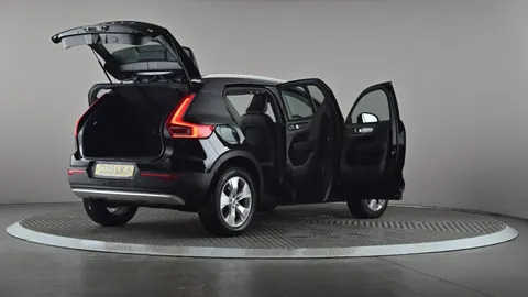 VOLVO XC40 2.0 T4 Momentum Pro Geartronic