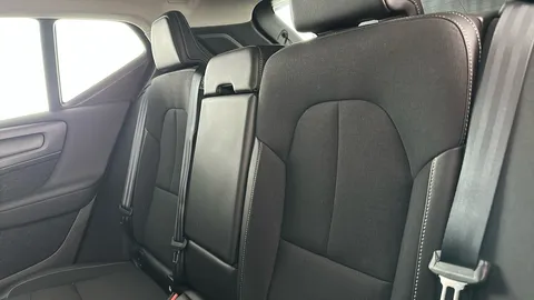 VOLVO XC40 2.0 T4 Momentum Pro Geartronic