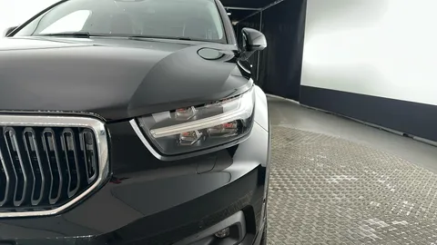 VOLVO XC40 2.0 T4 Momentum Pro Geartronic