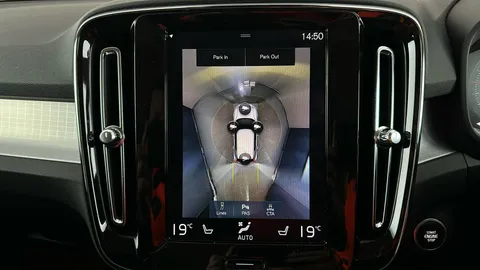 VOLVO XC40 2.0 T4 Momentum Pro Geartronic