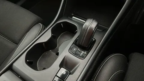 VOLVO XC40 2.0 T4 Momentum Pro Geartronic