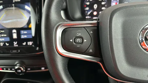 VOLVO XC40 2.0 T4 Momentum Pro Geartronic