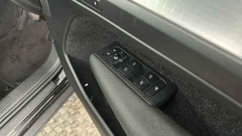 VOLVO XC40 2.0 T4 Momentum Pro Geartronic