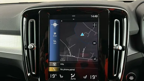 VOLVO XC40 2.0 T4 Momentum Pro Geartronic