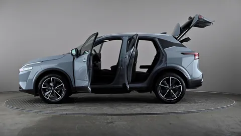 NISSAN QASHQAI 1.3 DiG-T MH 158 Tekna Xtronic