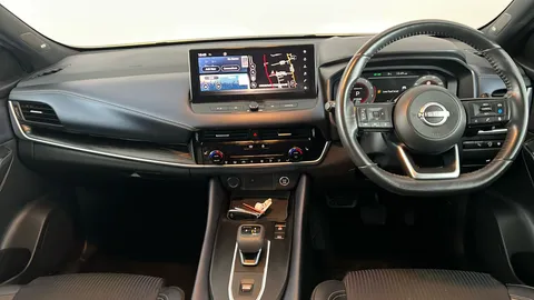 NISSAN QASHQAI 1.3 DiG-T MH 158 Tekna Xtronic