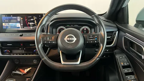 NISSAN QASHQAI 1.3 DiG-T MH 158 Tekna Xtronic