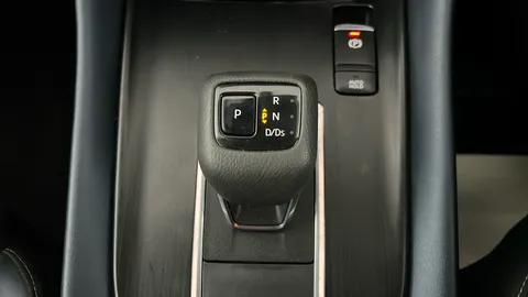 NISSAN QASHQAI 1.3 DiG-T MH 158 Tekna Xtronic