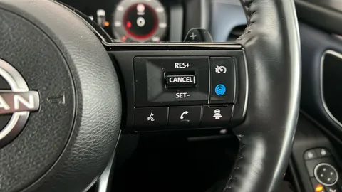 NISSAN QASHQAI 1.3 DiG-T MH 158 Tekna Xtronic