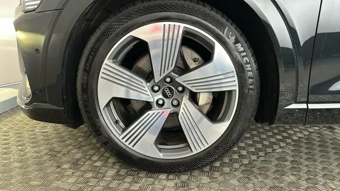 Audi E-Tron 300kW 55 Quattro 95kWh S Line Auto