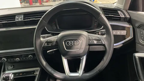 Audi Q3 35 TFSI Sport S Tronic [Comfort+Sound Pack]