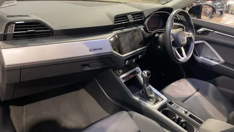 Audi Q3 35 TFSI Sport S Tronic [Comfort+Sound Pack]