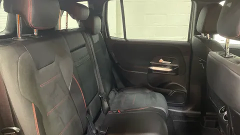 MERCEDES-BENZ GLB GLB 200 AMG Line 7G-Tronic