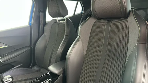 PEUGEOT 2008 1.2 PureTech 130 GT