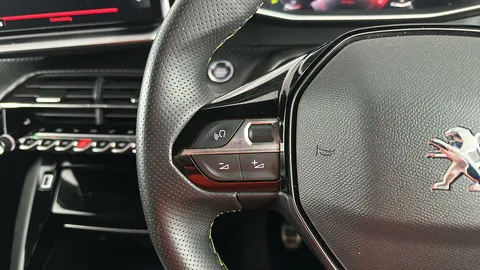 PEUGEOT 2008 1.2 PureTech 130 GT