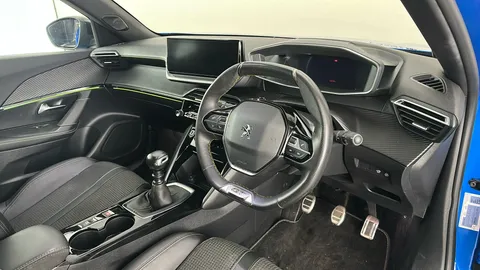 PEUGEOT 2008 1.2 PureTech 130 GT