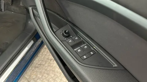 AUDI E-TRON 230kW 50 Quattro 71kWh Technik Auto