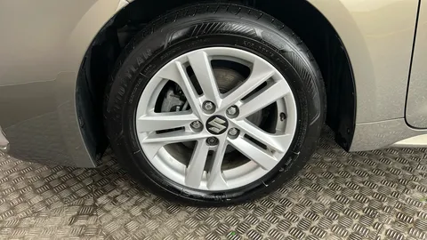 SUZUKI SWACE 1.8 Hybrid Motion CVT