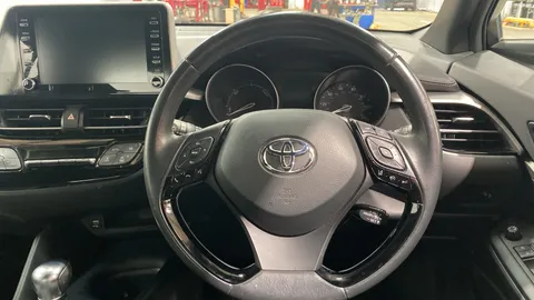 TOYOTA C-HR 1.8 Hybrid Icon CVT