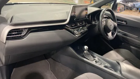 TOYOTA C-HR 1.8 Hybrid Icon CVT