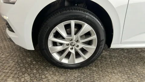 SKODA KAMIQ 1.5 TSI SE Drive