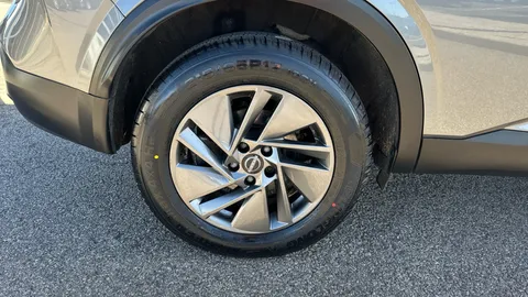 NISSAN QASHQAI 1.3 DiG-T MH Acenta Premium