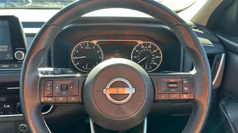 NISSAN QASHQAI 1.3 DiG-T MH Acenta Premium