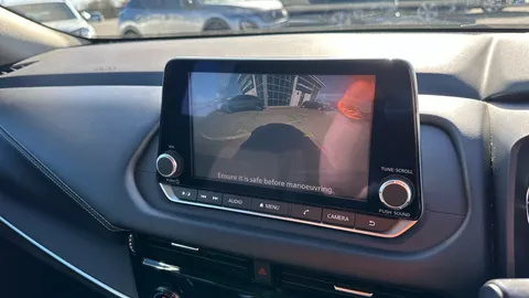 NISSAN QASHQAI 1.3 DiG-T MH Acenta Premium