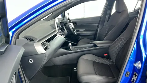 TOYOTA C-HR 1.8 Hybrid Icon CVT