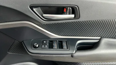 TOYOTA C-HR 1.8 Hybrid Icon CVT