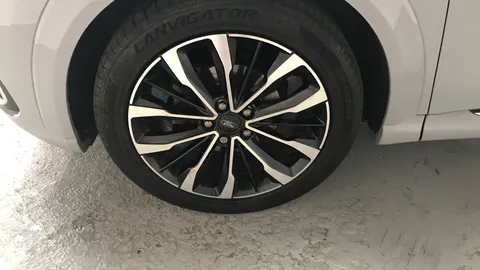 FORD PUMA 1.0 EcoBoost Hybrid mHEV ST-Line Vignale