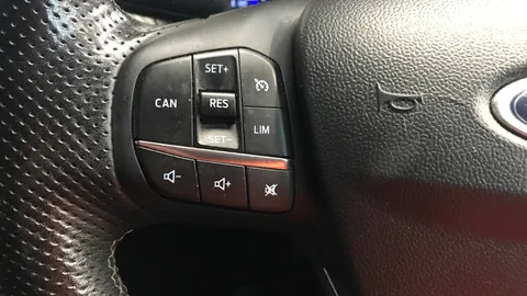 FORD PUMA 1.0 EcoBoost Hybrid mHEV ST-Line Vignale