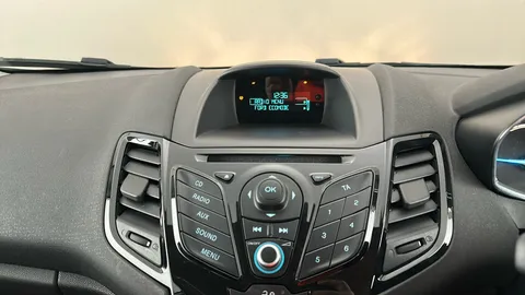 FORD FIESTA 1.6 Zetec Powershift