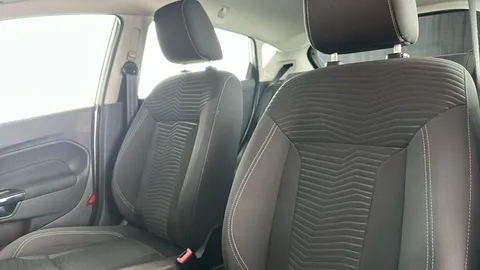 FORD FIESTA 1.6 Zetec Powershift