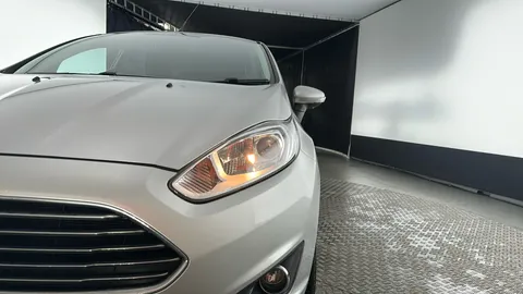 FORD FIESTA 1.6 Zetec Powershift