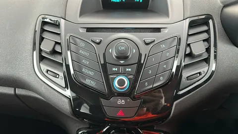 FORD FIESTA 1.6 Zetec Powershift