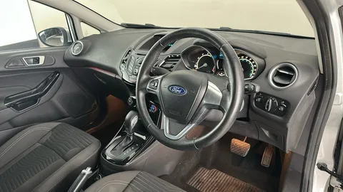 FORD FIESTA 1.6 Zetec Powershift
