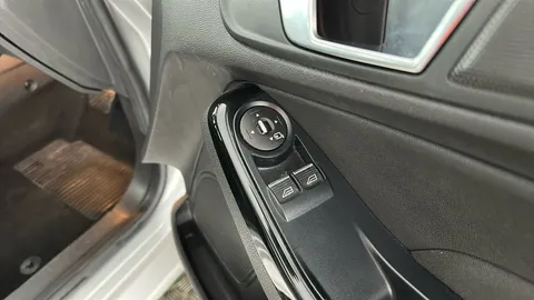 FORD FIESTA 1.6 Zetec Powershift