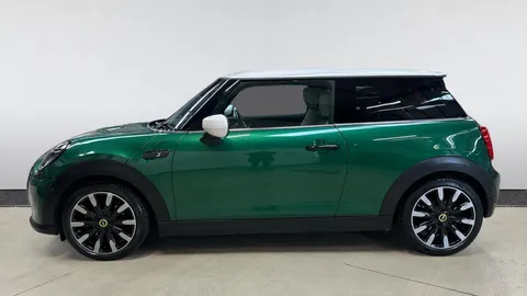 MINI HATCHBACK 135kW Cooper S Level 3 33kWh Auto