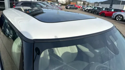 MINI HATCHBACK 135kW Cooper S Level 3 33kWh Auto