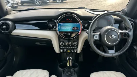 MINI HATCHBACK 135kW Cooper S Level 3 33kWh Auto