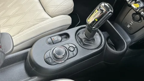 MINI HATCHBACK 135kW Cooper S Level 3 33kWh Auto