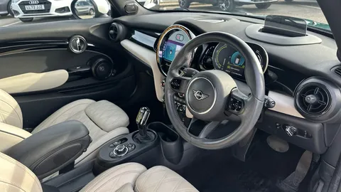 MINI HATCHBACK 135kW Cooper S Level 3 33kWh Auto