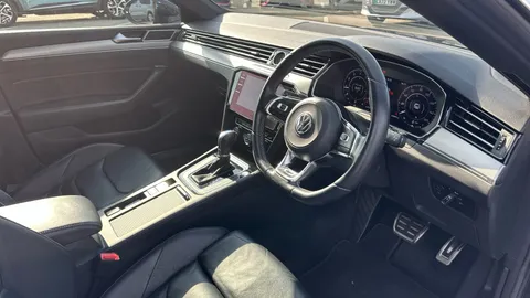 Volkswagen Arteon 2.0 TSI R-Line DSG