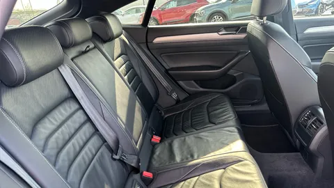 Volkswagen Arteon 2.0 TSI R-Line DSG