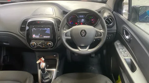 RENAULT CAPTUR 0.9 TCE 90 Iconic 5dr